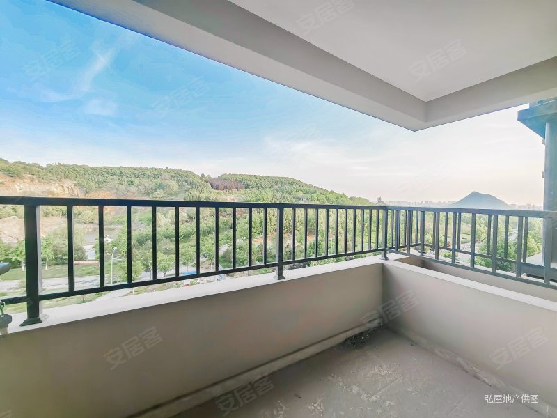 中间好楼层 装修好 低密宜居 商品房 有电梯 次新小区,中海御景台二手