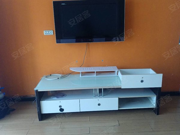 黄石黄石港大上海汇龙大厦汇龙大厦电梯高层三室精装出门是车站学校