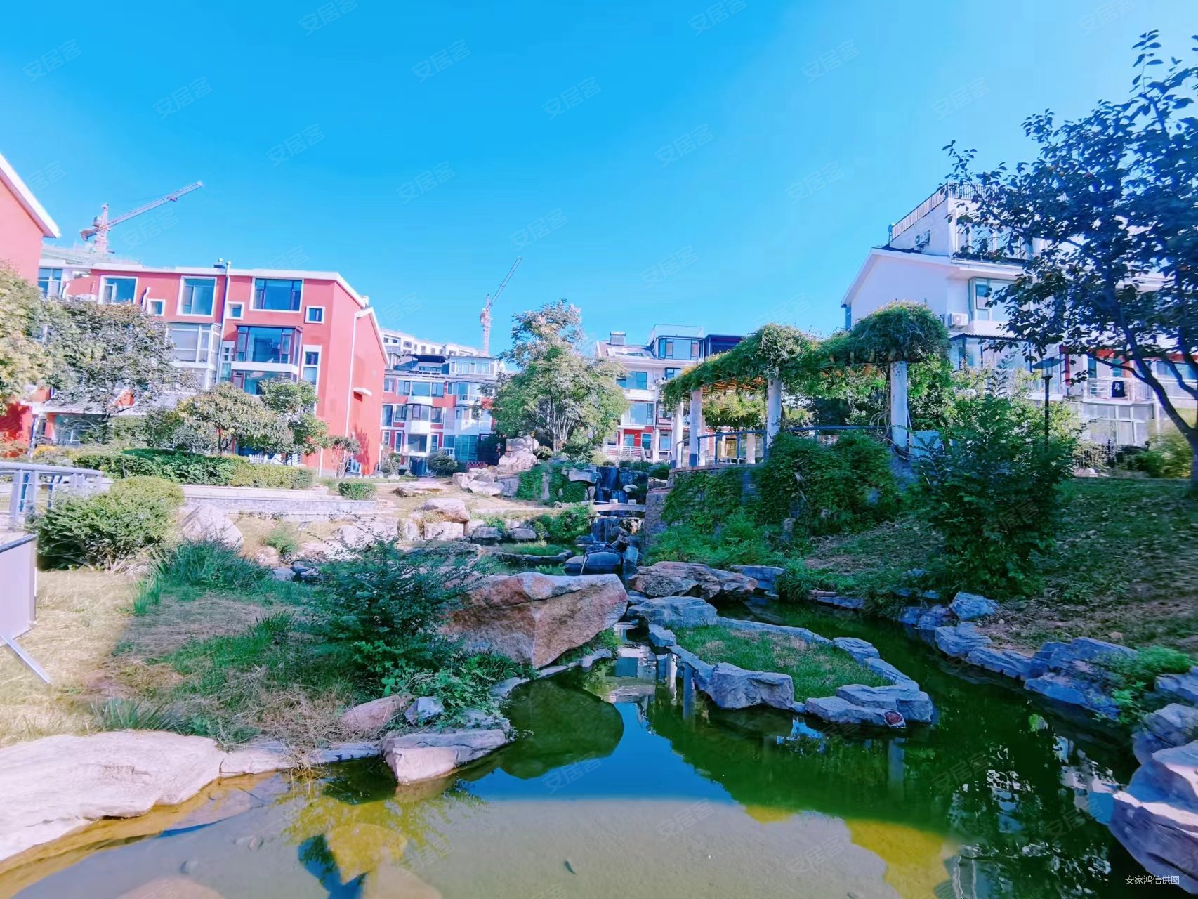 美林小镇4室2厅3卫227㎡南北798万