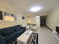 阿克苏阿克苏市阿克苏城区怡和浪琴，6楼1室，年租16000押金2000，月租1700出租房源真实图片