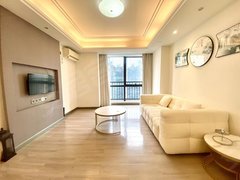 珠江公园旁 精装漂亮一房一厅 保养好 高层 带阳台 保养较好