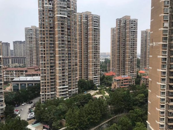 昆山花桥硅湖学院鑫苑国际城市花园(昆山市)鑫苑国际,精装两房,月租
