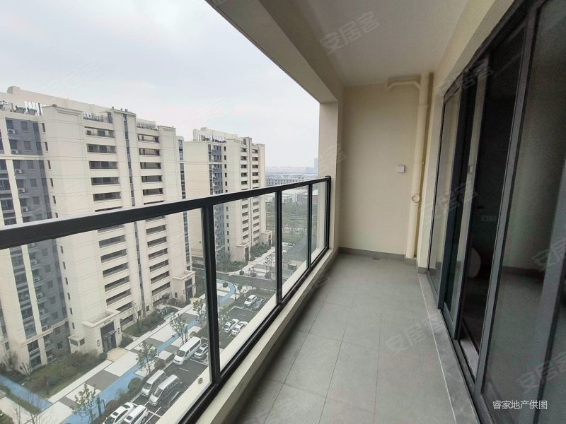 太仓旭辉旁电梯好楼层南北通透大3房精装修未入住随时看房