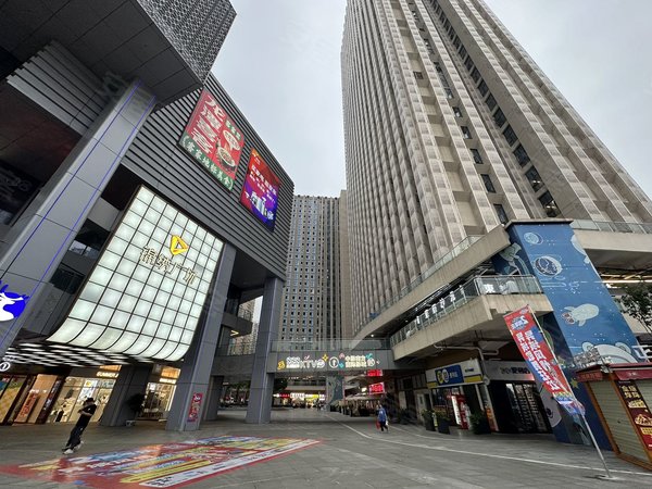 成都成华龙潭寺华宇旭辉锦绣广场(商住楼)大套一带衣帽间可做套二