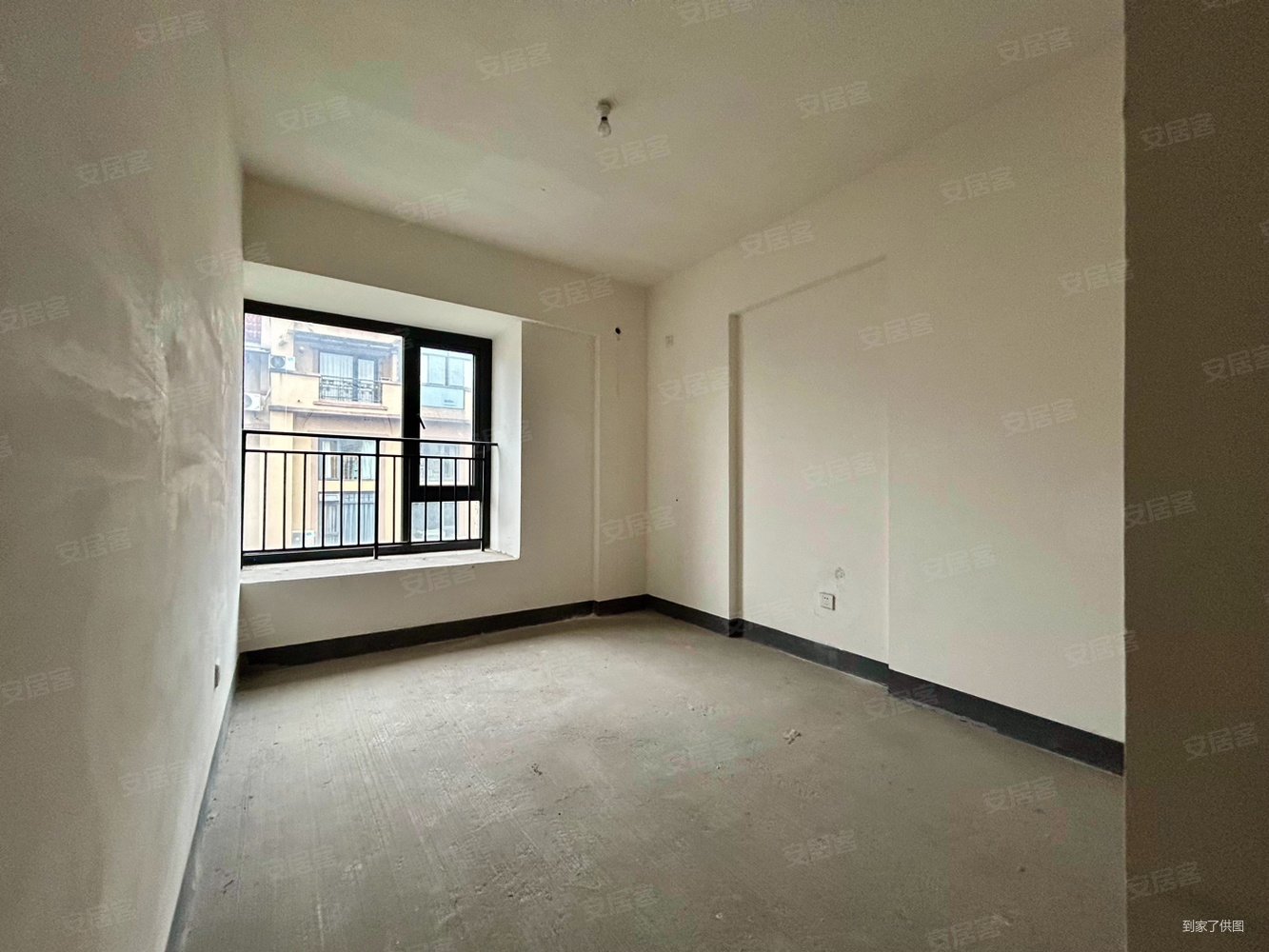 逸翠庄园(南区)4室2厅3卫135㎡西南150万