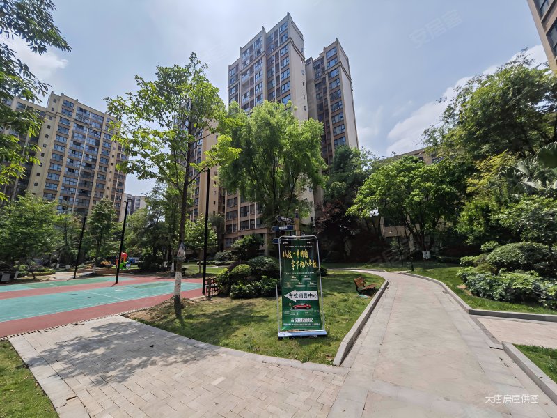 华府板块 华府春天精装套三,蓝润华府春天二手房,118万,3室2厅,1卫