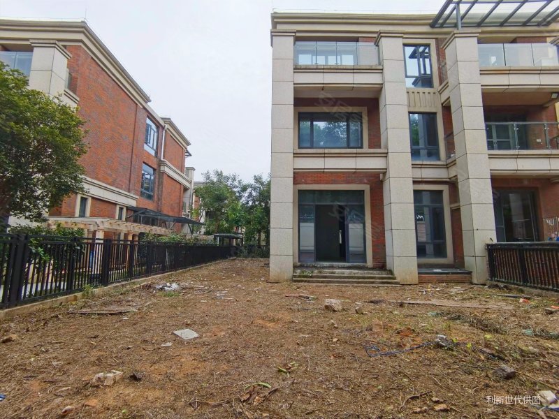 鼎峰尚境次新别墅 花园二百平 看房方便