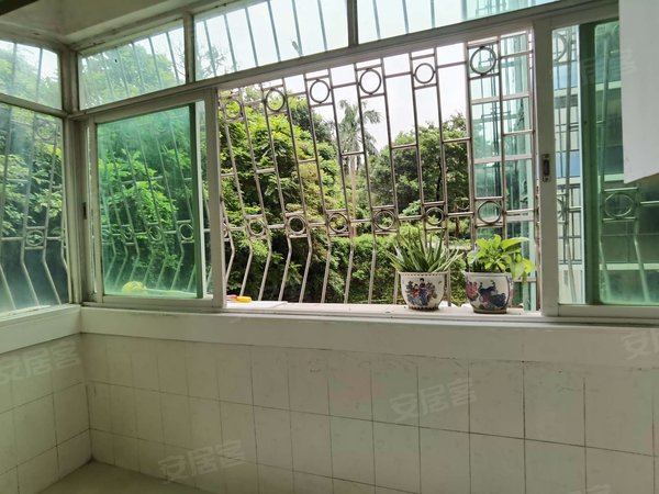 珠海香洲前山康乐花园夏湾康乐花园精装3房出租,租价2400.