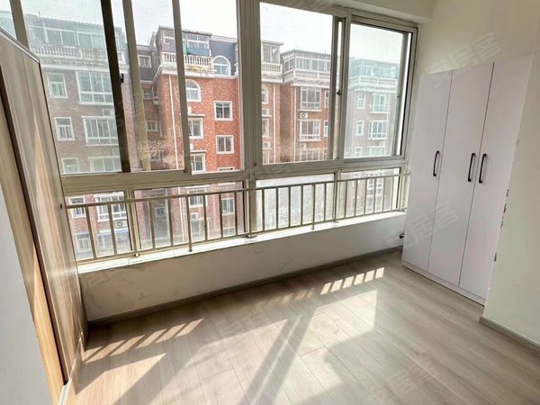 北京通州土桥太玉园东区七号线环球影城边,太玉园东区5层开间出租