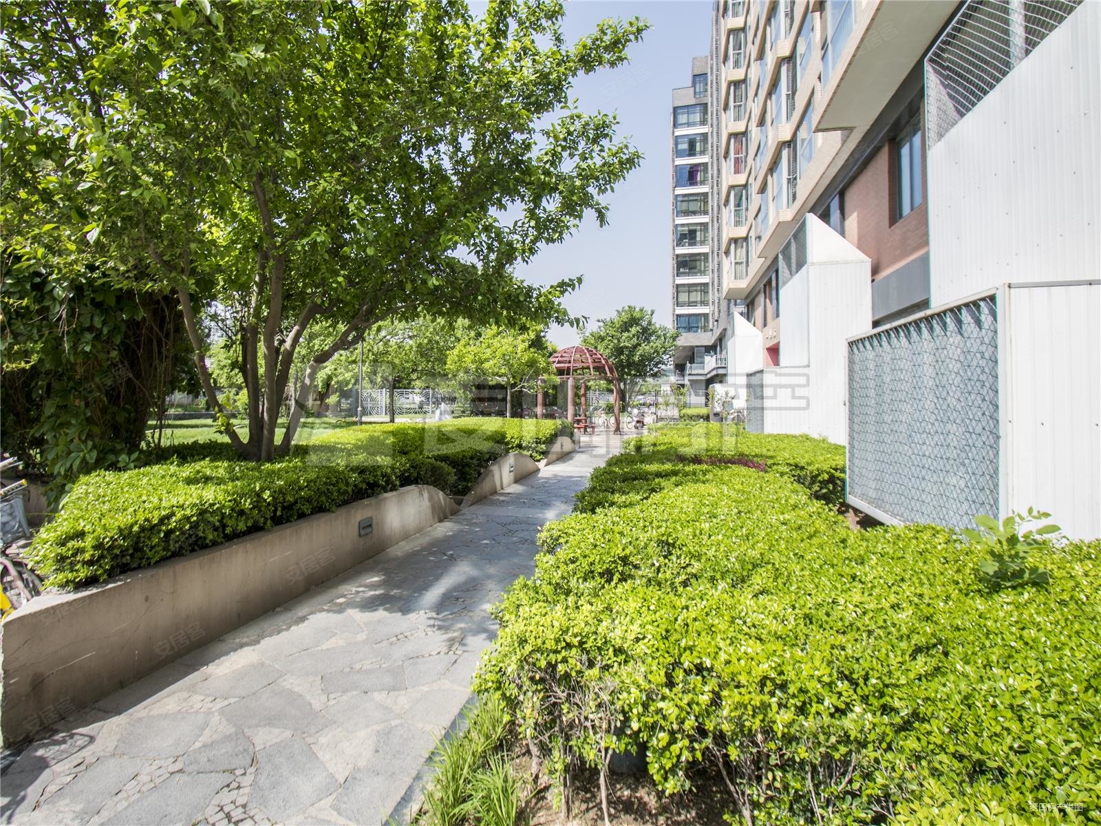 高层精装南北两居室,幸福大街旁,楼下地铁,磁器口培新,新裕家园二手房