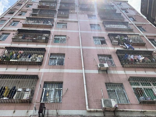 深圳福田上梅林围面村9号线梅景下梅林,拎包入住精装公寓房,干净整洁