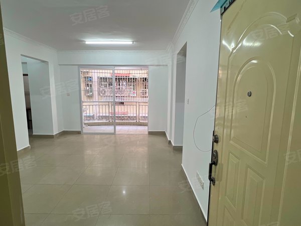 深圳龙华民治南景新村民治地铁站450米南景新村电梯三房一厅带阳台