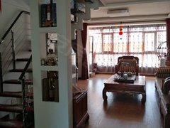 齐齐哈尔建华第二医院仕林国际6代7复式，另赠60平台，南北通透，精装修，设施齐全出租房源真实图片