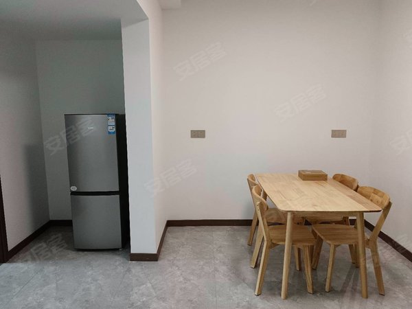 苏州太仓娄东丽景嘉园丽景佳苑2室2厅1卫精装修2800包物业费家具齐全