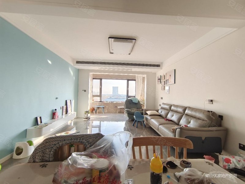 龙城公馆(梁山)3室2厅2卫132㎡南北128万