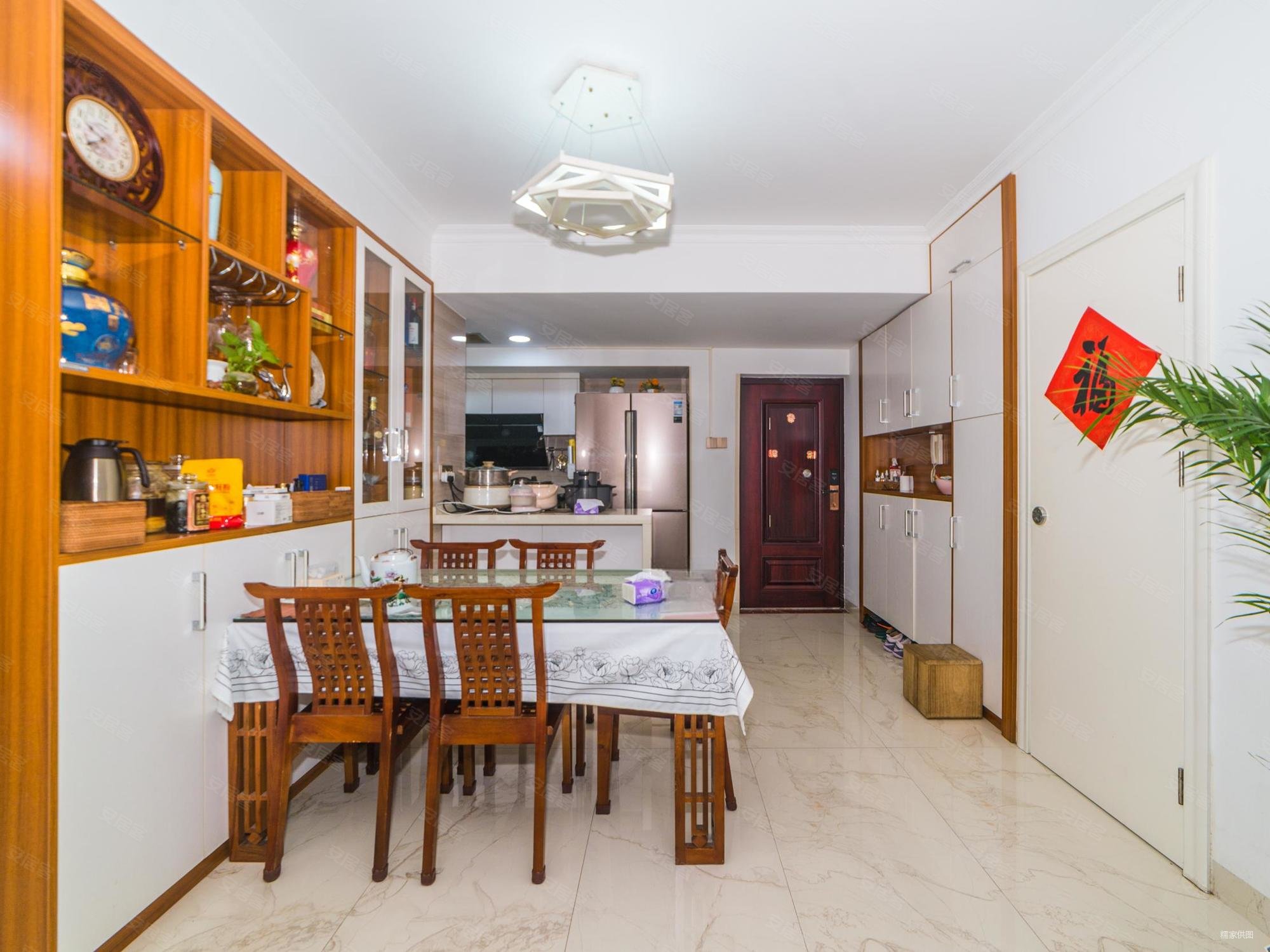 前海花园3室2厅2卫92.8㎡南600万