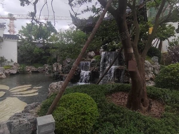 贵阳乌当保利温泉保利温泉新城(浅山别墅)保利温泉新城。联排边套别墅。精装修,拎包入住。有暖气花园大出租房源真实图片