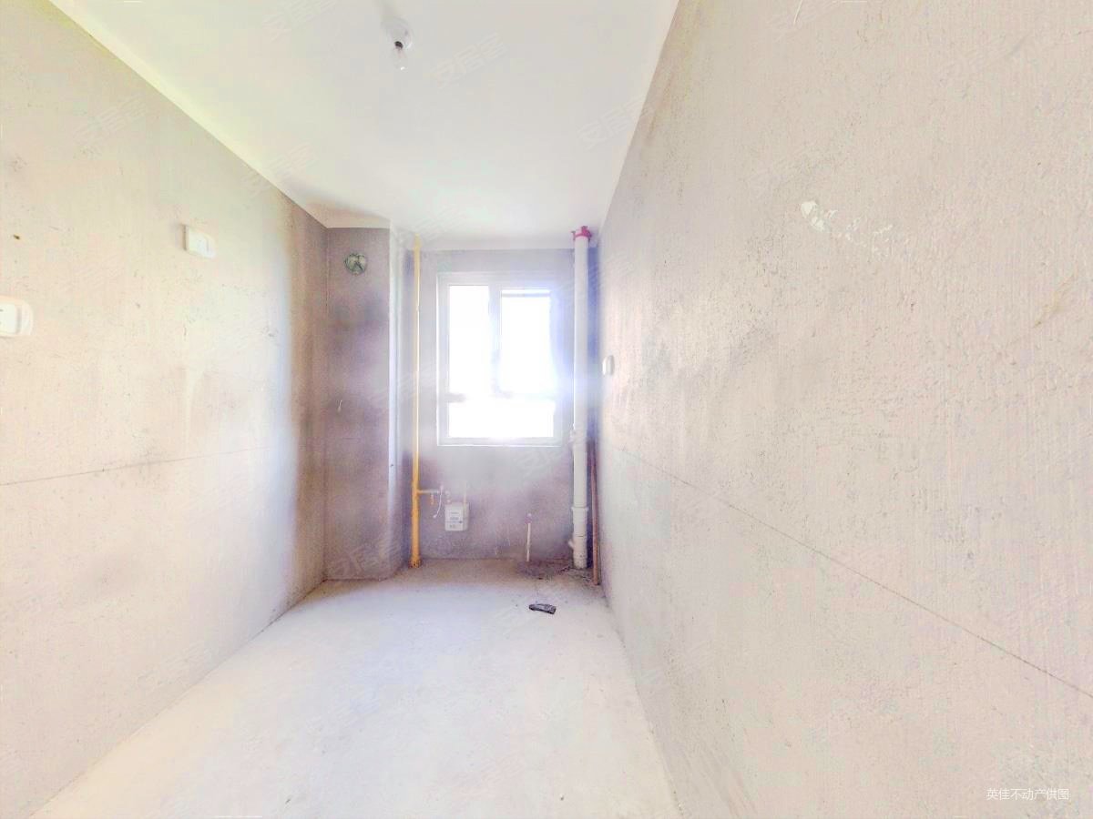 九中附近 纯毛坯 万德御景峰 电梯好楼层 不挡光 全明