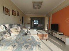 伊犁伊宁市西城天街苹果公园旁！公园88号小区 两室两厅一卫 家具家电齐全出租房源真实图片