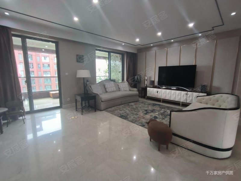 陆家嘴公馆 商圈成熟 医疗配套成熟 南北通透 中间楼层