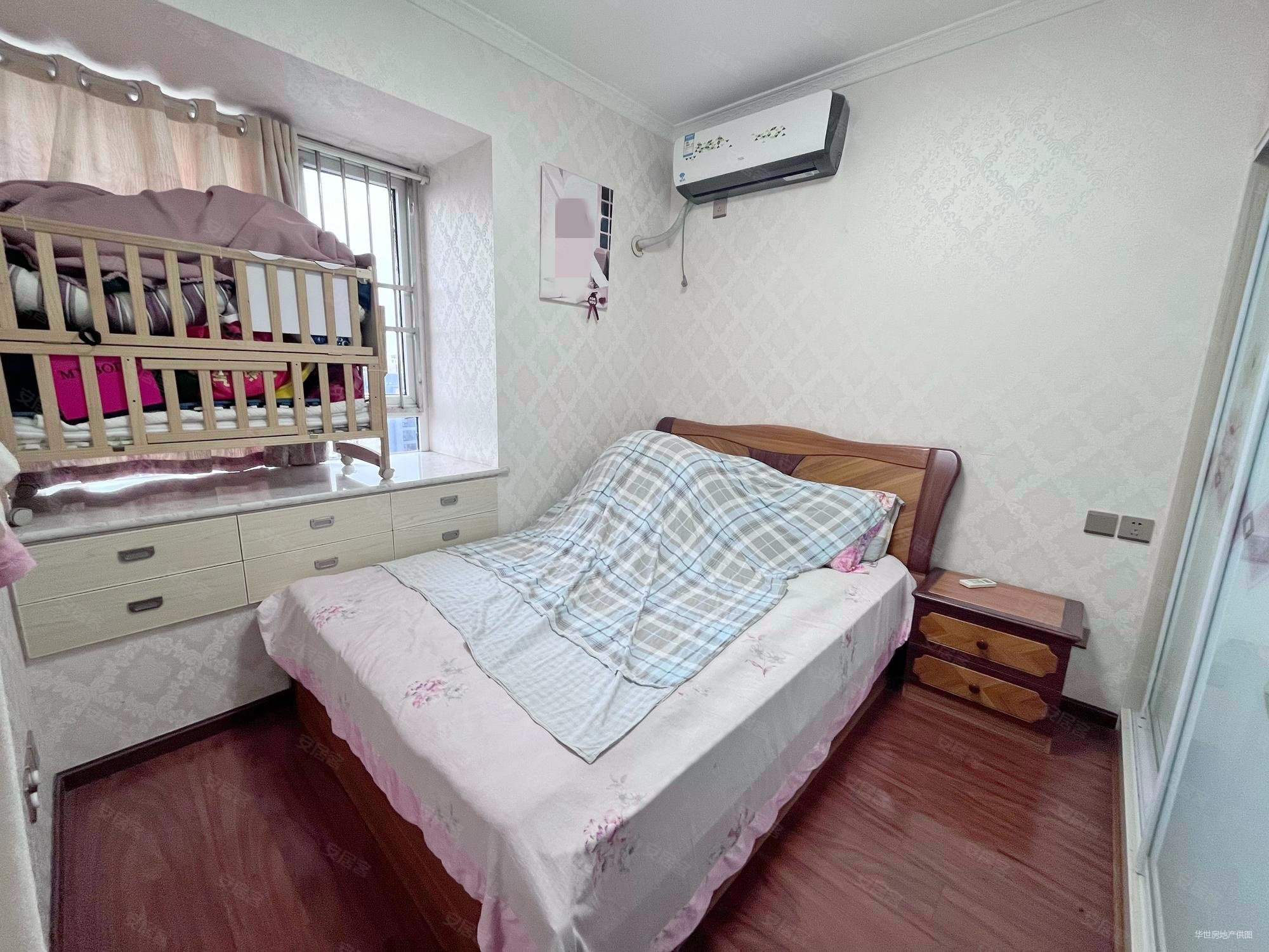 银诚东方国际4室2厅2卫116㎡南北95万