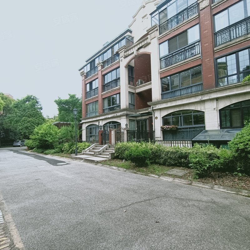 香馥湾公寓住宅外郊环之间