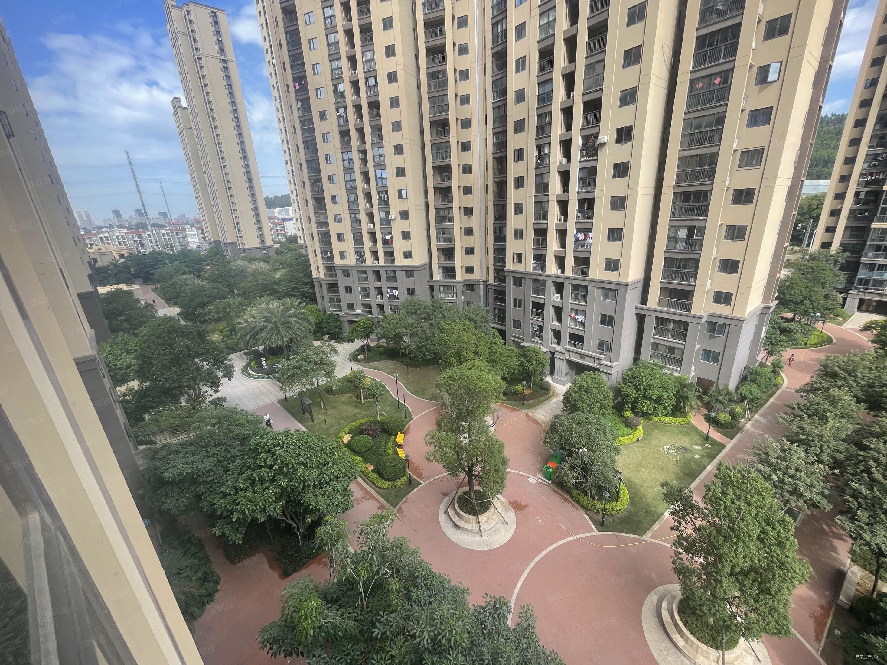 海沧旁龙池新小区联发欣悦华庭精装4室2厅9成新东边套