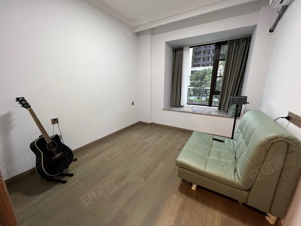 泉州石狮石狮泰禾广场石狮旭辉城旭辉城4房2厅2卫精装家具齐全,可拎包