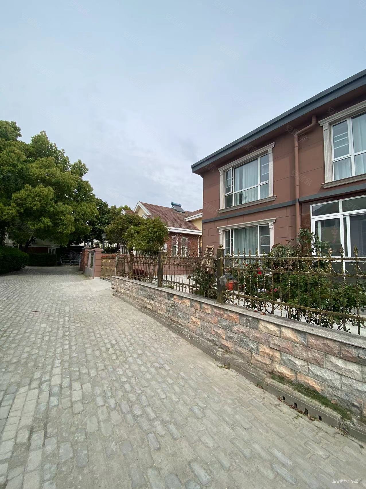 太阳岛高尔夫独栋别墅居住密度低小区绿化高看房有钥匙