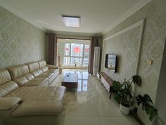 华润海中国88平2室2厅，特别干净，客厅有空调，家电高端配置