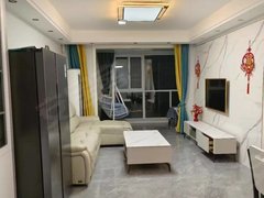 射阳射阳城东吾悦广场吾悦华府1楼，三室两厅一卫，120平，全天采光。出租房源真实图片