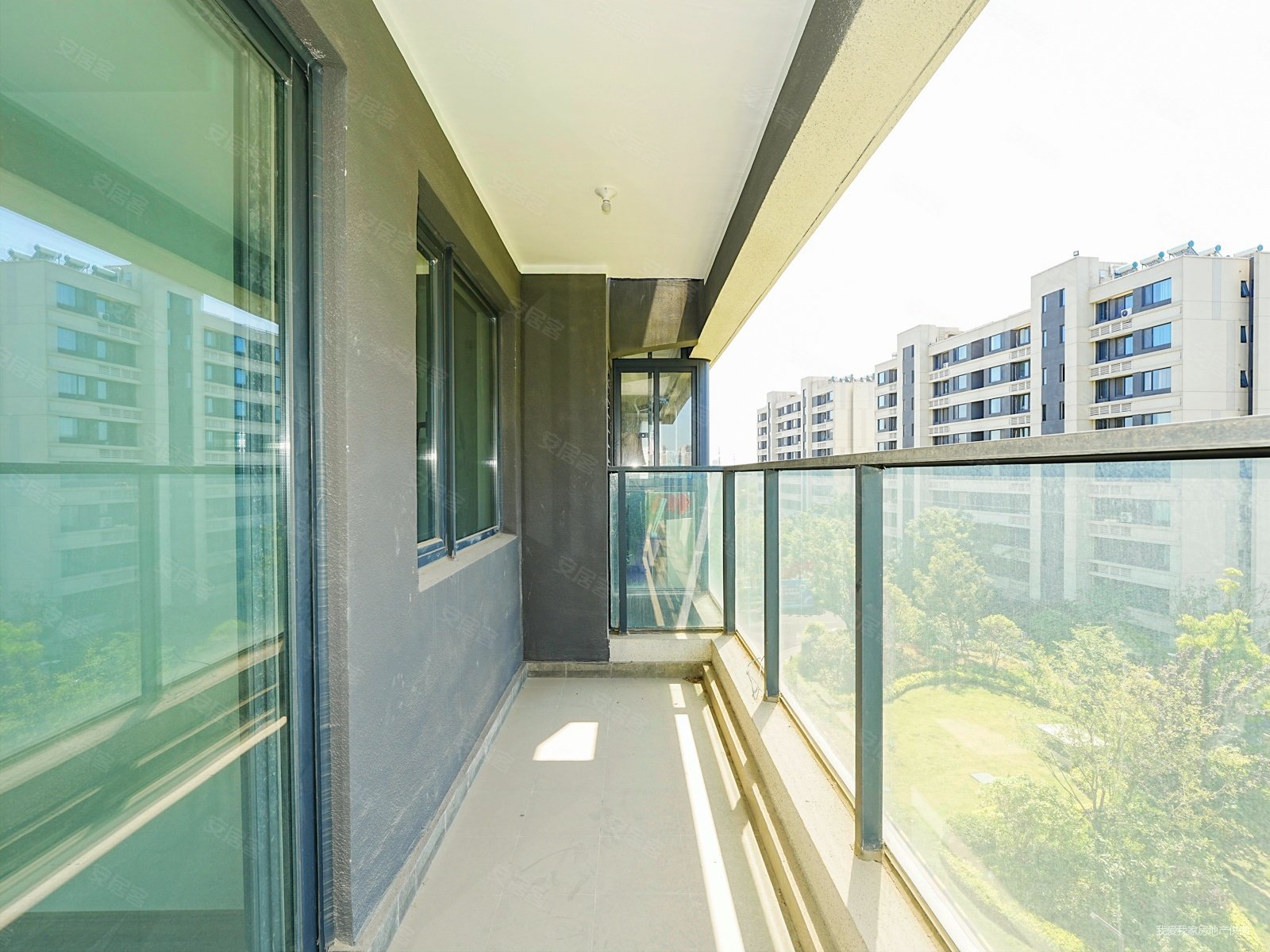 金辉悠步四季 精装商品房 刚需小三居两卫 南北通透 中间楼层