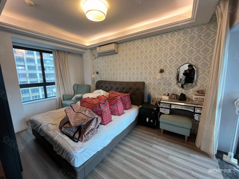 罗蒙环球城公寓