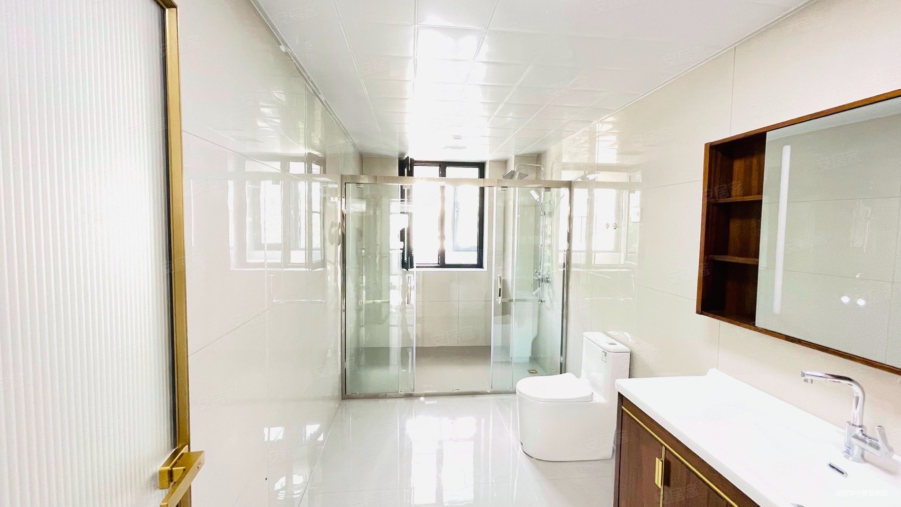 秀兰城市花园5室3厅3卫255㎡南北235万