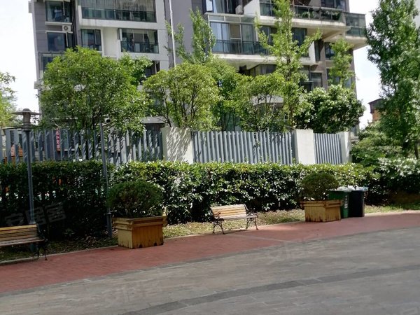 贵阳花溪花溪公园溪山御景溪山御景,拎包入住,1500一个月,押一付三