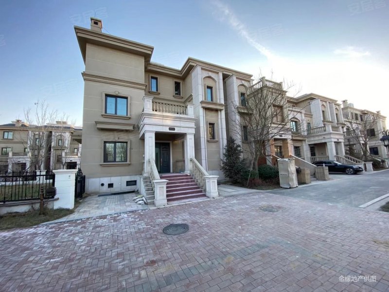 鲁能泰山7号别墅大边户,毛坯房,室内电梯 井预留随时看房