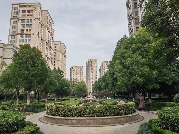 商丘睢阳万达广场香樟公馆万达附近  香樟公馆  精装两室  家具家电