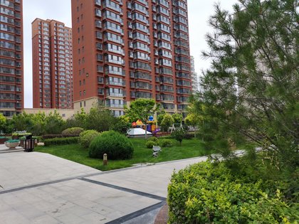 小区户型海景嘉苑均为高层,设立防火门,1号楼-5号楼为2梯2户,6号楼-9