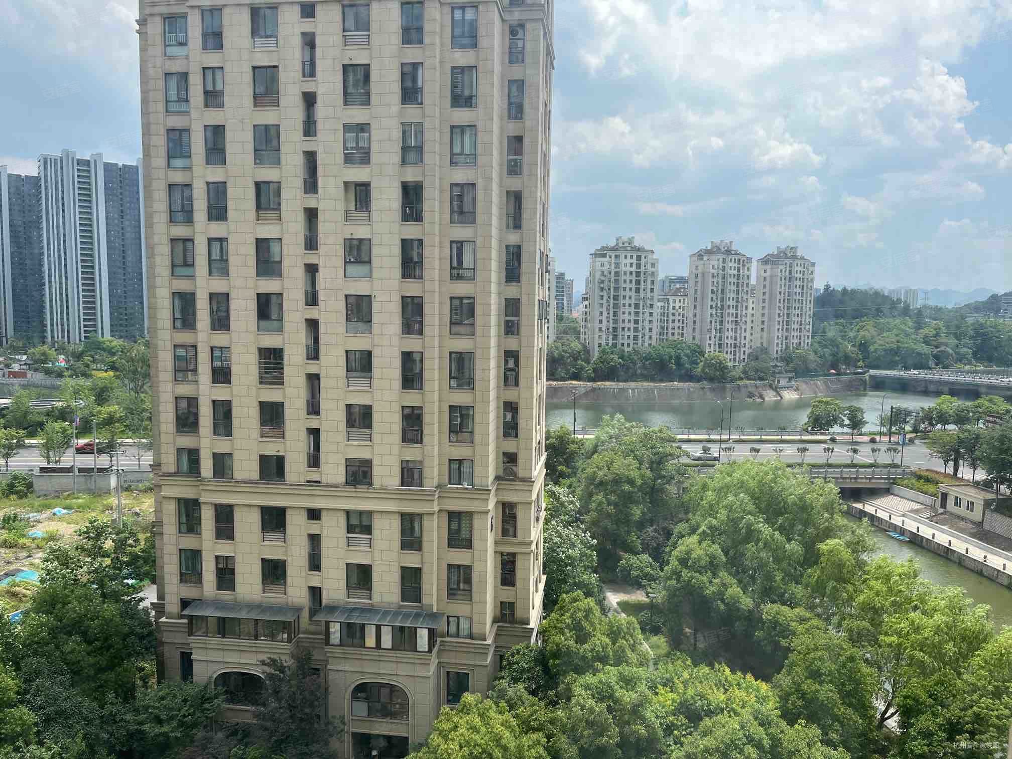 杭州房产网>杭州二手房>临安二手房>临安城区二手房>万马伊顿庄园