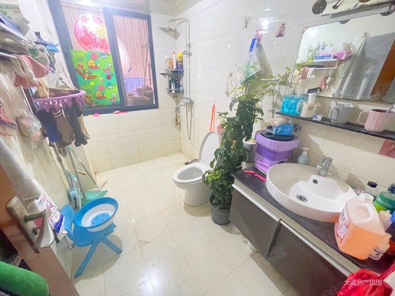 八里庄地铁口宝泰家园套二出售客厅带阳台