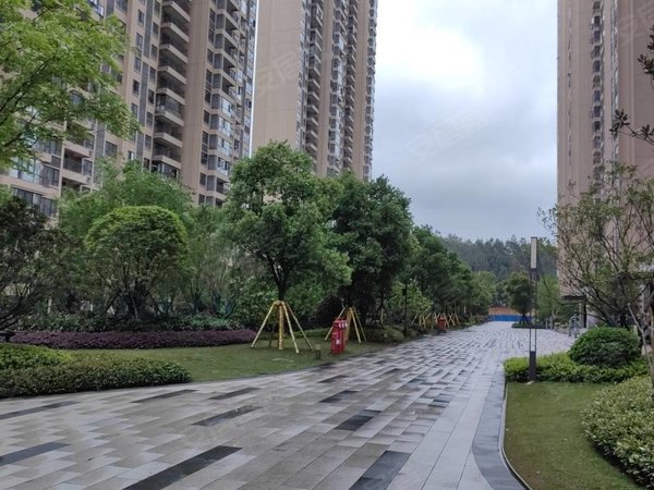 【多图】龙泉名邸二期,燕泉广场租房,龙泉名邸二期豪装四房家电齐全