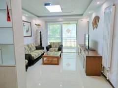 青棠湾精装两室三个空调，家具家电齐全，干净整洁，拎包入住