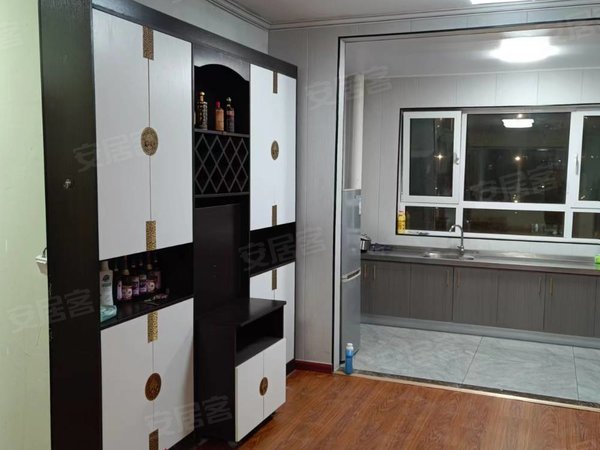 滨州邹平邹平城区状元府小区山南状元府精装房三室,带车位家具家电