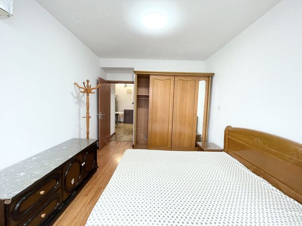 上海徐汇华泾馨宁公寓精装全配!随时看房!可长签!有车位!电梯中高区!