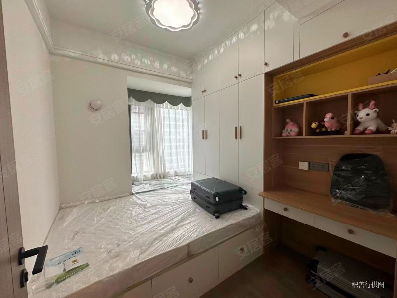 华侨城云域中央景观南北通透端户三房全屋双虎品牌家具精装有书本