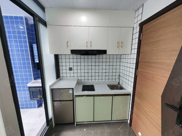 深圳龙华民治潜龙景园毕业季首月5折 民治地铁站 押一租期灵活,可押一