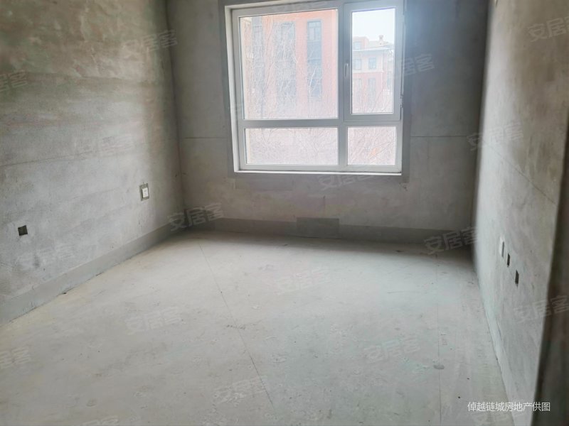 亚泰华府近地铁带电梯随时看房南北通透小区新