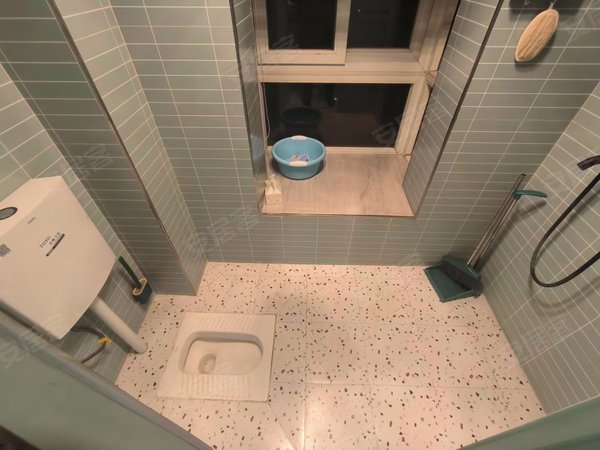 重庆南岸经开区东原檀香山南坪轻轨站 现代风大两房 业主急租 随时