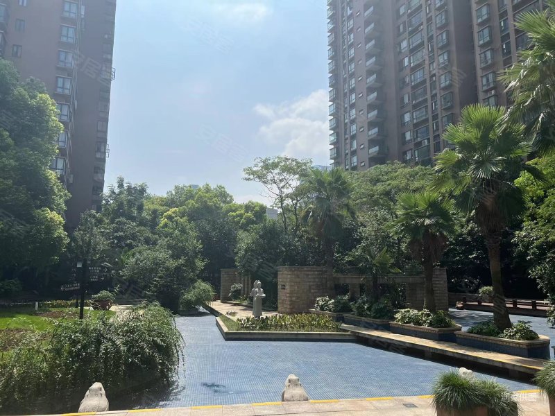 积玉桥地铁口华润凤凰城精装四房东边户