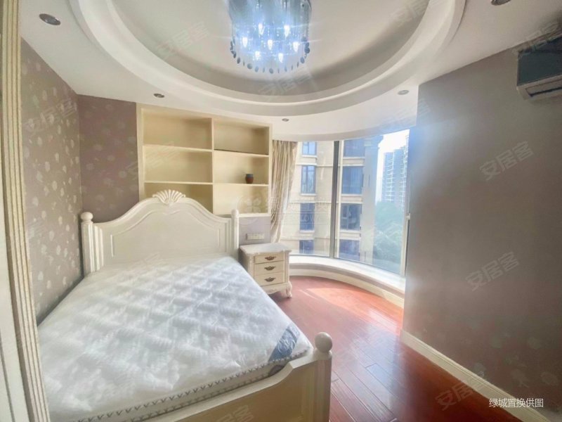 皇冠花园(一期) 中间楼层采光好 南北通透 近医院 出行方便